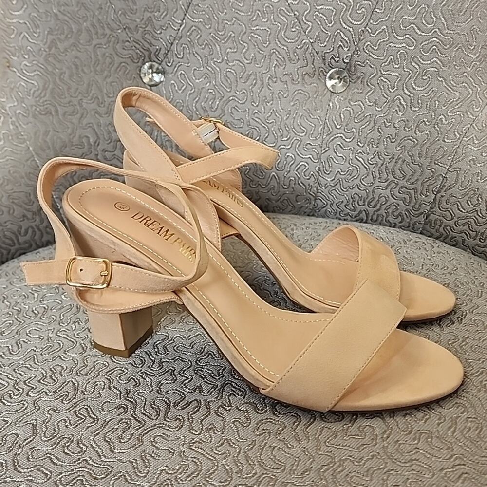 Dreams Pairs Taupe Chunky Heel, Size 8.5